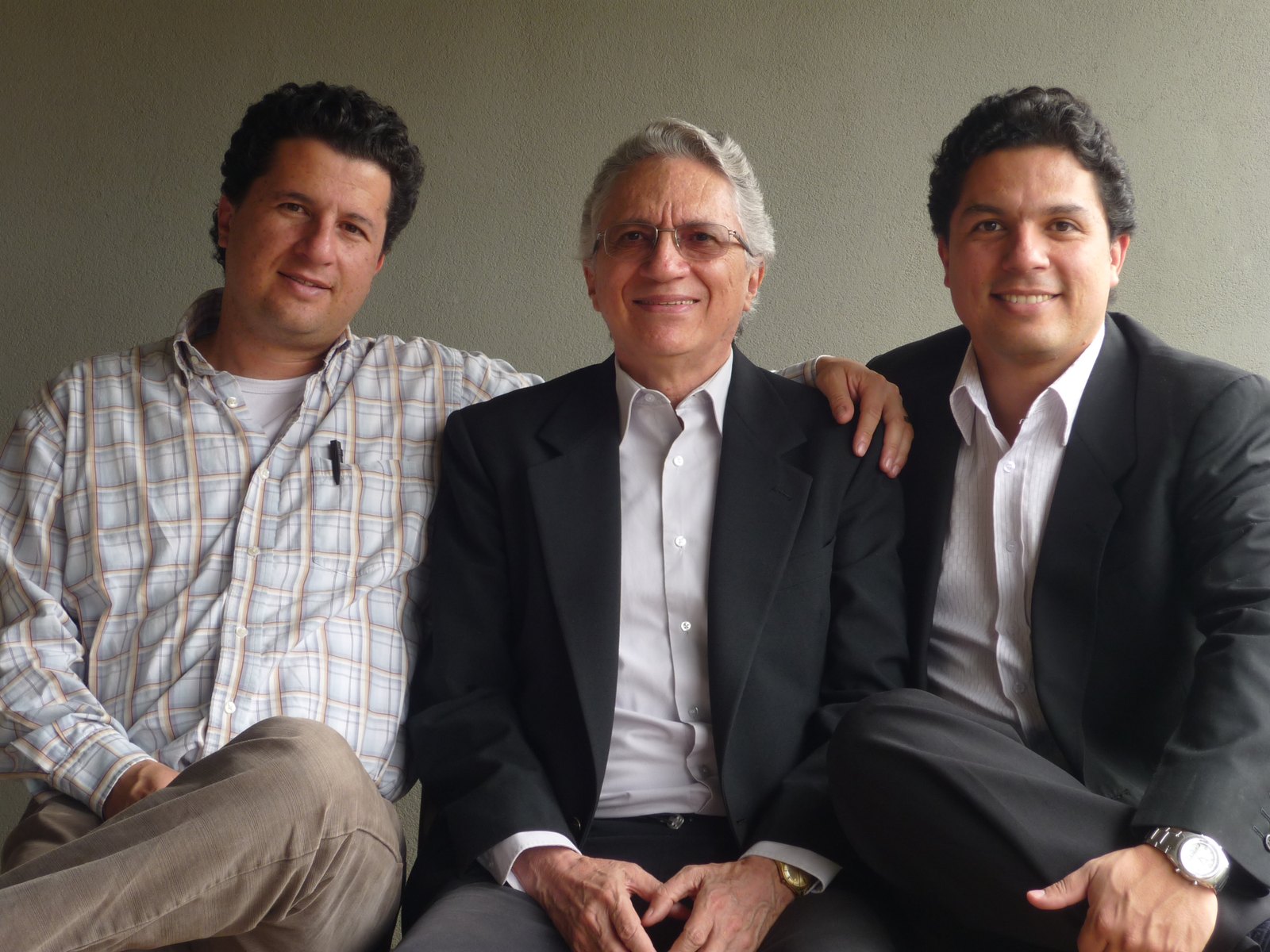 Equipo de Castañeda Arquitectos — los arquitectos Javier Castañeda, Hernando Castañeda y Juan Carlos Castañeda
